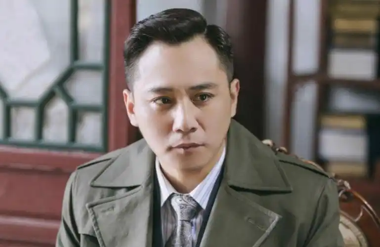 刘烨老婆带儿女归国开启独特寻根之旅衣着普通气质十分出众