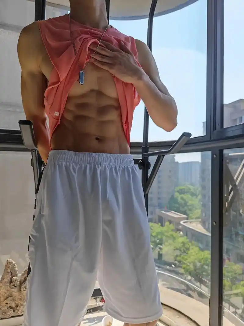 今天是你的粉色系腹肌boy #腹肌小哥哥 #男生穿搭 - 抖音