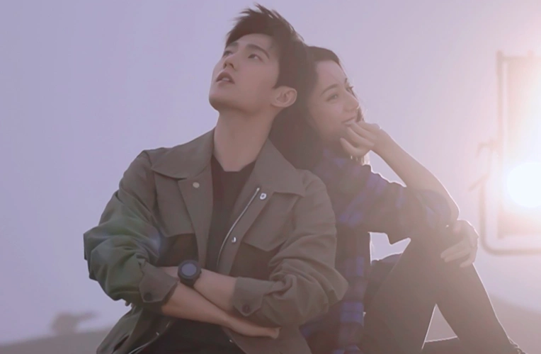 《你是我的荣耀》特辑曝光迪丽热巴牵手杨洋,在雪中漫步不要太甜