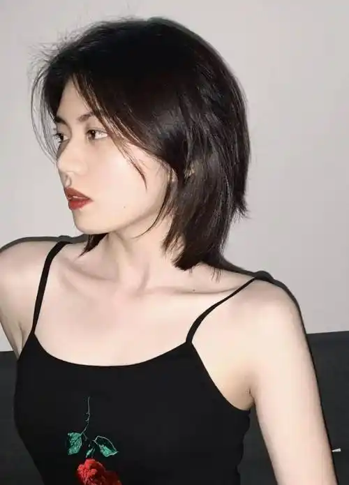 今年最火9款短发,又美又撩人!