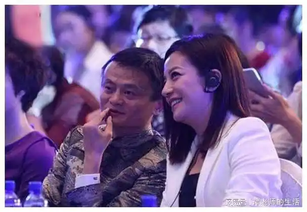 消失的赵薇红极28年后终于原型毕露如今结局大快人心