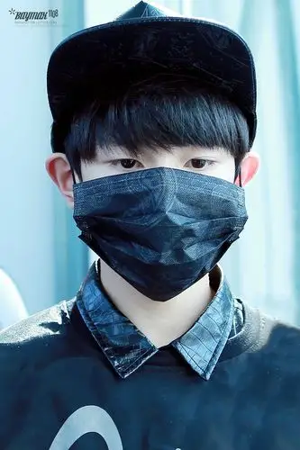 tfboys王源 151014 重庆赴无锡 cr:baymax1108