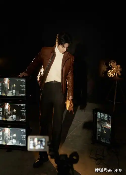 肖战机场大声维持秩序,工作室曾发表倡议书反对代拍行为_围堵_影响