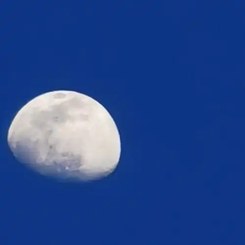 华为p40pro50倍外置摄像头下的月亮