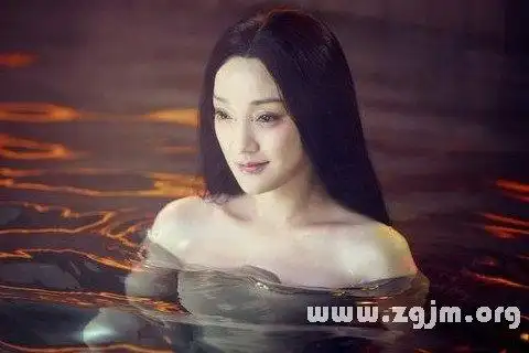 梦见自己光身代表什么意思