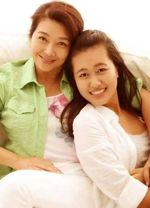 靳东:后悔和离过婚育有一女的江珊分手,然后再娶李佳,没有绯闻我很