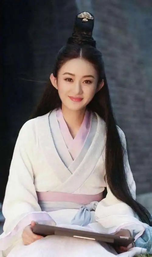 古装剧中女主角的半丸子头, 迪丽热巴力压杨幂, 第一无人可及!