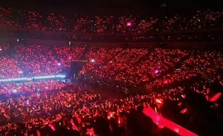 易烊千玺 红海应援