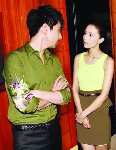 高圆圆赵又廷宣传电影 相互拌嘴高圆圆甩手而去