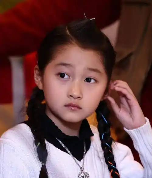 竞争激烈的95花卡位战,掉队的关晓彤该何去何从?_杨紫_流量_演技