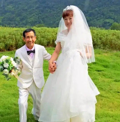 张白鸽涉嫌隐瞒真相养父结婚前分手事件阿姨发声透露录音视频