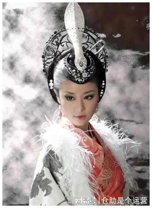 十二位苏妲己同台有人媚骨天成有人来凑数还有的像中年妇女