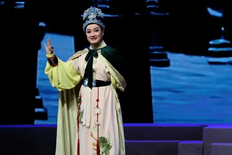 2021浙江省传统戏曲演出季 暨浙江省经典保留剧目展演:桐庐县越剧