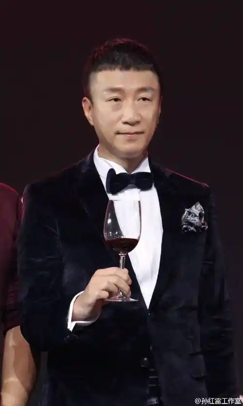 孙红雷胡彦斌反正我活了三十几岁,从没见过身边哪个中国人眼睛长这样