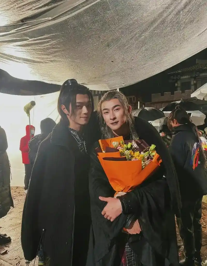 杀青快乐啊凯宝@许凯  你终于可以休息了 刚送完机我也要回家 - 抖音