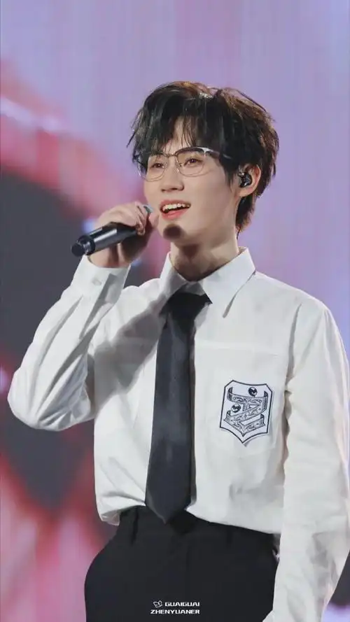 置顶张真源超话#张真源奔跑吧#98#消息源头#  延迟分享一些眼镜