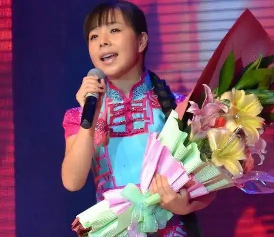 王二妮与阿宝传绯闻嫁农村小伙如今的她证明宋丹丹说的没错