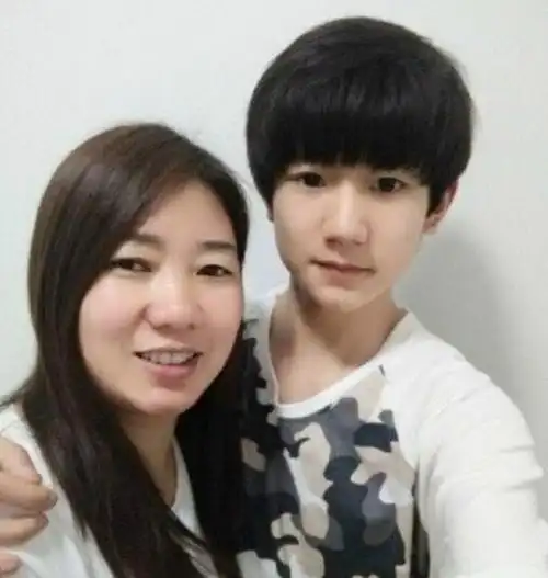 【图】王源的妈妈爸爸叫什么 中考艺考名列第一父母感自豪