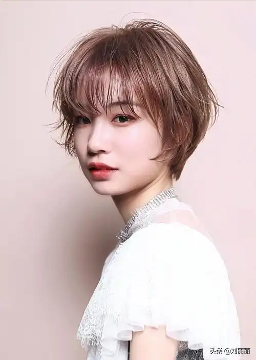 烫发女中长发2021(推荐21款最火的中长发发型)