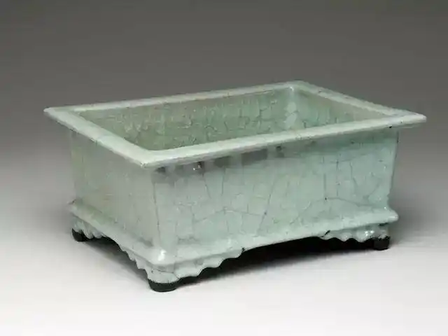 台北故宫馆藏:乾隆皇帝私藏的南宋官窑瓷器