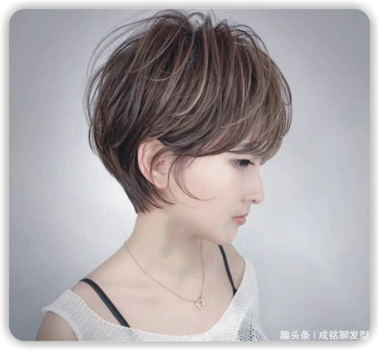 脸圆身材微胖的女生适合什么发型?八款精致短发美腻了,谁剪都美