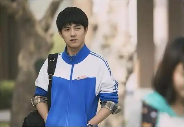 2022年9月,周冬雨和刘昊然因疑似恋情登上热搜.