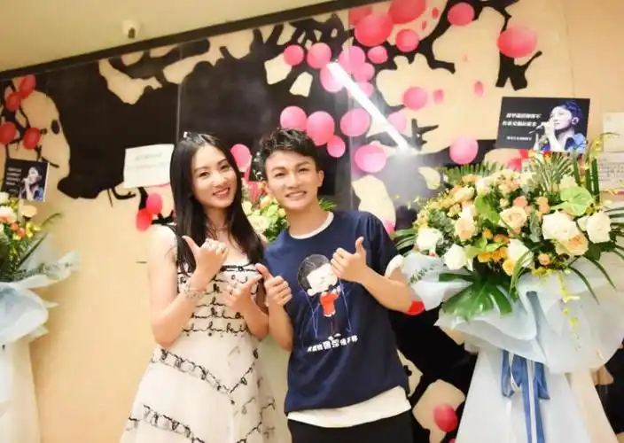 周深和谁结婚了 周深公布恋情了没有