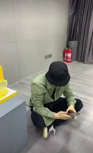 张艺兴女友视角