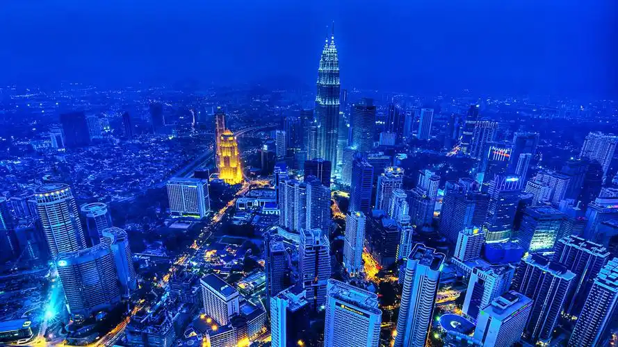 灯光下的城市夜景高清壁纸