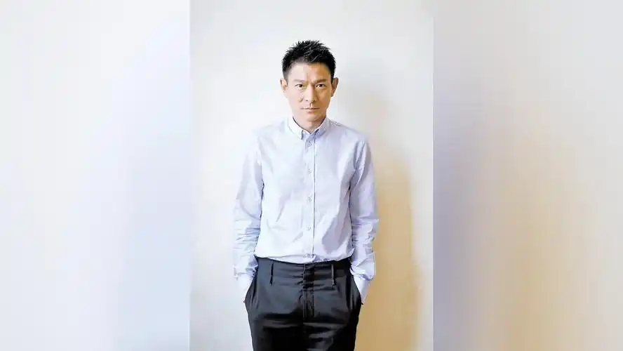 刘德华将携新电影《红毯先生》做客"与辉同行"直播间