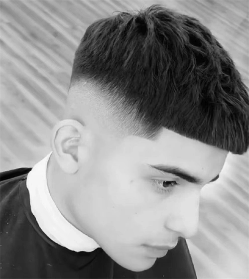 美式纹理栗子头,升级版的发型设计,高颜值男生剪,颜值更高.