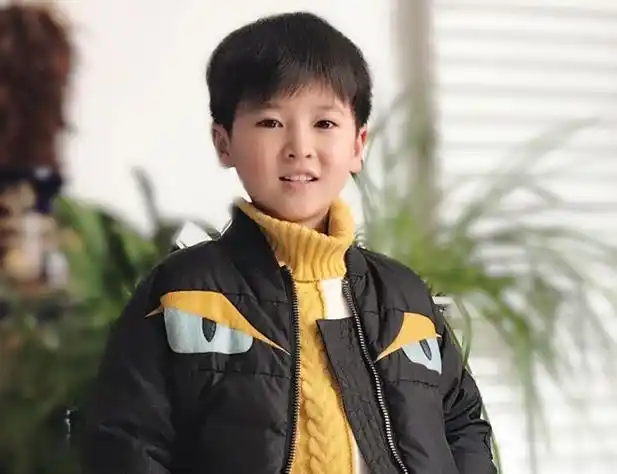 武泽锦熙的父母叫什么 父亲是武威吗亲生父母照片全家福被热搜