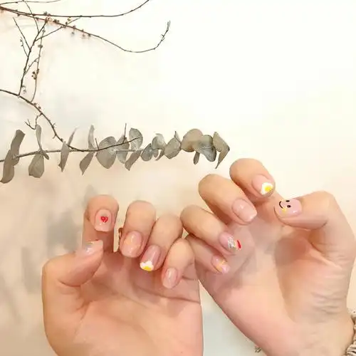 2021美甲可可爱爱笑脸彩虹草莓荷包蛋