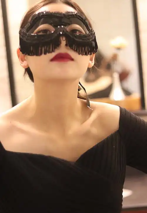 万圣节圣诞节日节庆表演美女女款假面舞会派对面具歌手蒙面黑色潮 c款