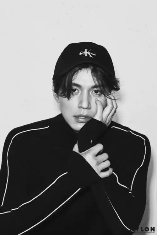 李栋旭公开时尚魅力写真挑战新事物很快乐