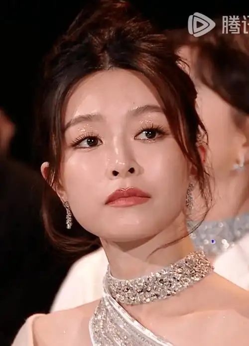 星光大赏明星怼脸状态曝光,颜值差异明显  第5张