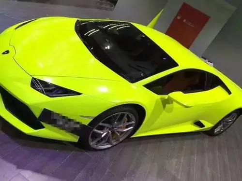 兰博基尼huracan汽车改色效果之荧光黄车身贴膜