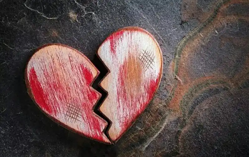 选择一颗破碎的心,测测你可以和你的爱人一起走多久?