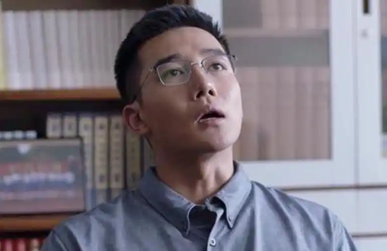 钟老师最后被开除了吗田雨岚为什么举报钟老师