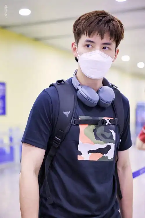 任豪 认真努力积极向上