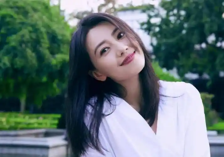 原创高圆圆生图曝光甜美笑容难掩皱纹显老态息影太久拍新剧压力大