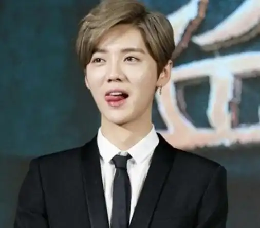 男生斜头发型好看吗 五款斜头发型够示范