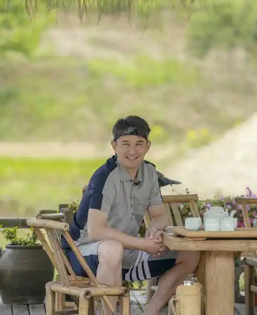 向往的生活4定档看到海报中黄磊的状态我没看错吧