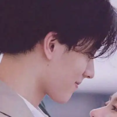 情侣头像真人一人一半