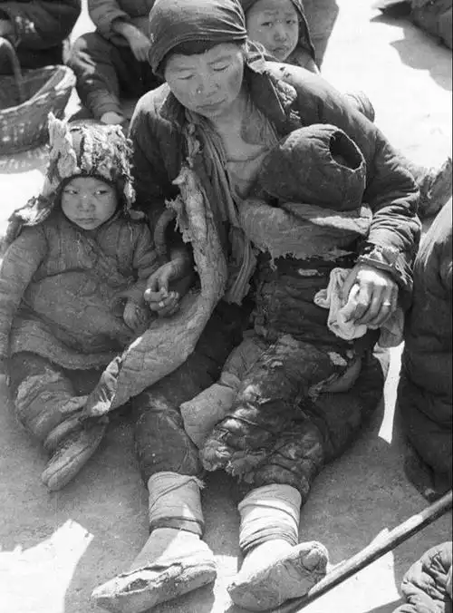老照片1943年河南大灾荒情景美国记者福尔曼镜头下的民国百姓