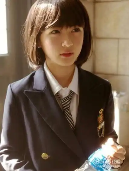 了开学季,而适合初中女孩子的发型也是比较多的最简单的就是欧式风格