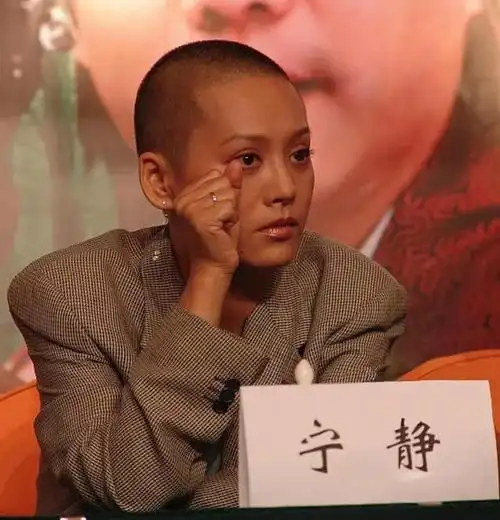 回顾宁静:和姜文传绯闻,25岁嫁给美国前夫,50岁依旧我行我素