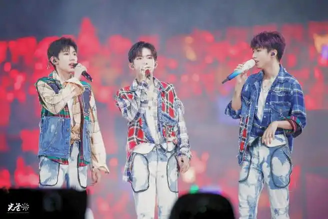 tfboys告白thefever六周年演唱会