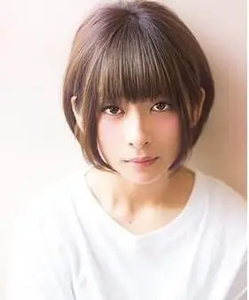 2017圆脸女生最新齐刘海发型图片03