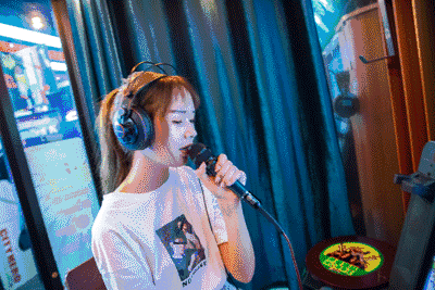 我想挑战"k歌之王"一首歌,能唱出动人的故事一首歌,能想起特别的事物